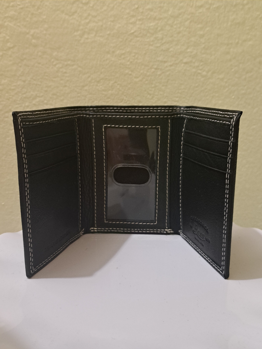 G. H. Bass & Co. Trifold Men's Genuine Leather Wallet